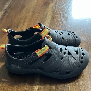 Native Shoes Gray Kids Water Shoes with Rainbow Strap